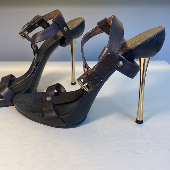 VINTAGE GUCCI! Dark brown bridle strap leather. Golden hardware & heels. - Picture 5 of 14